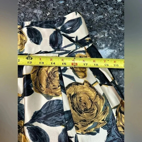 An Original Milly of New York 100% Silk Floral Fit & Flare Pleated Skirt Size 8 - Picture 6 of 8